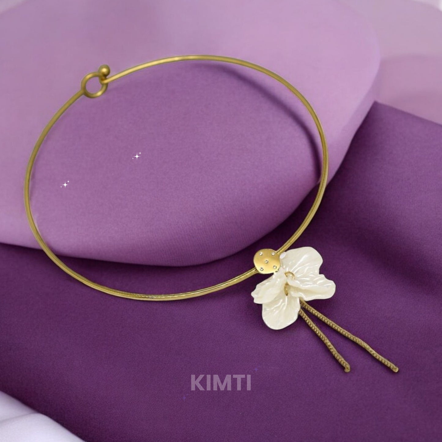 White Flowers Chokers Necklaces
