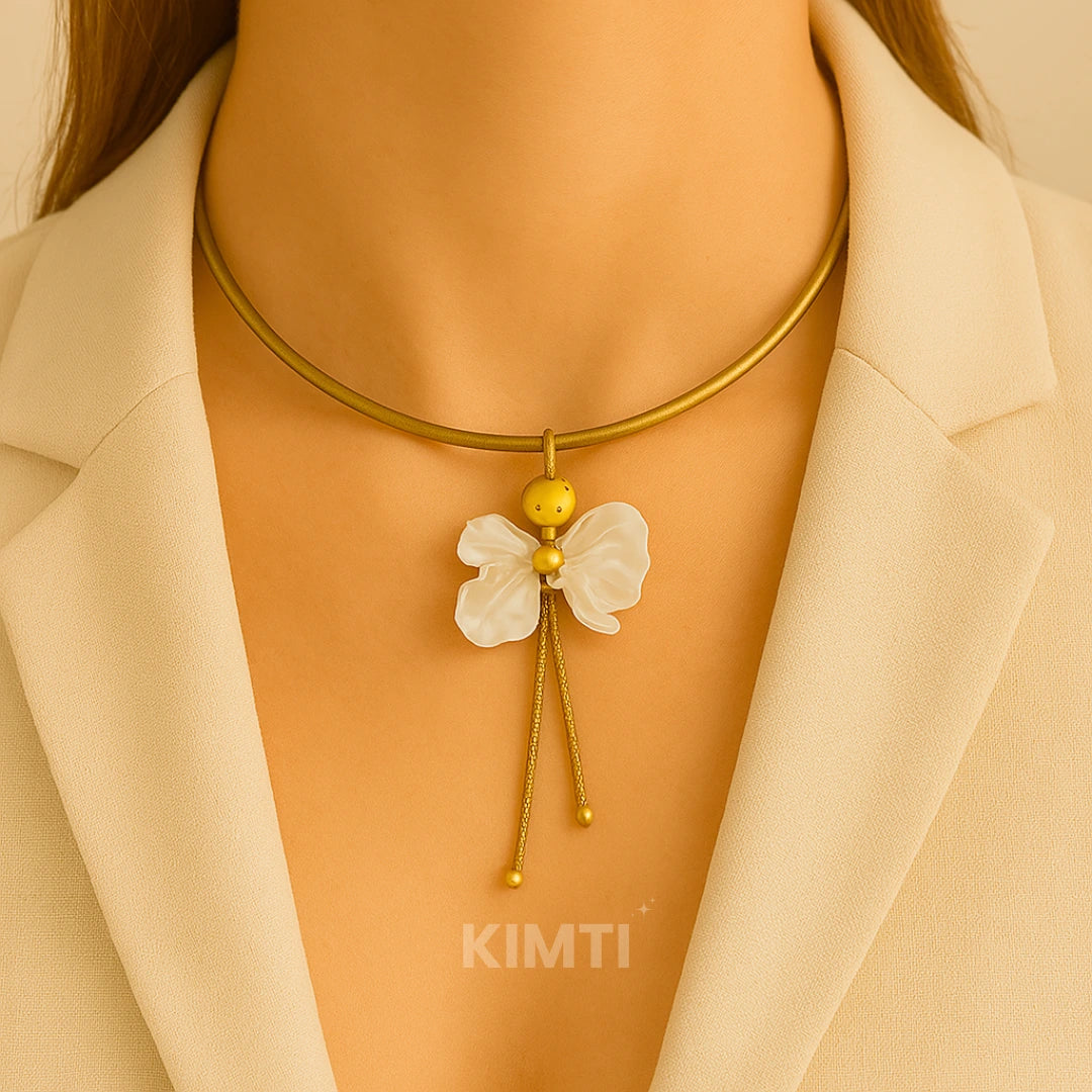 White Flowers Chokers Necklaces