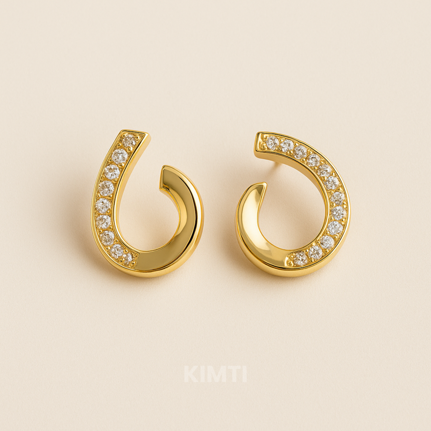 Golden Glow Charming Stud Earring