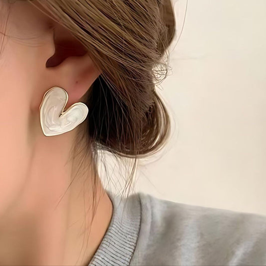 White Koral Dusk Stud Earring