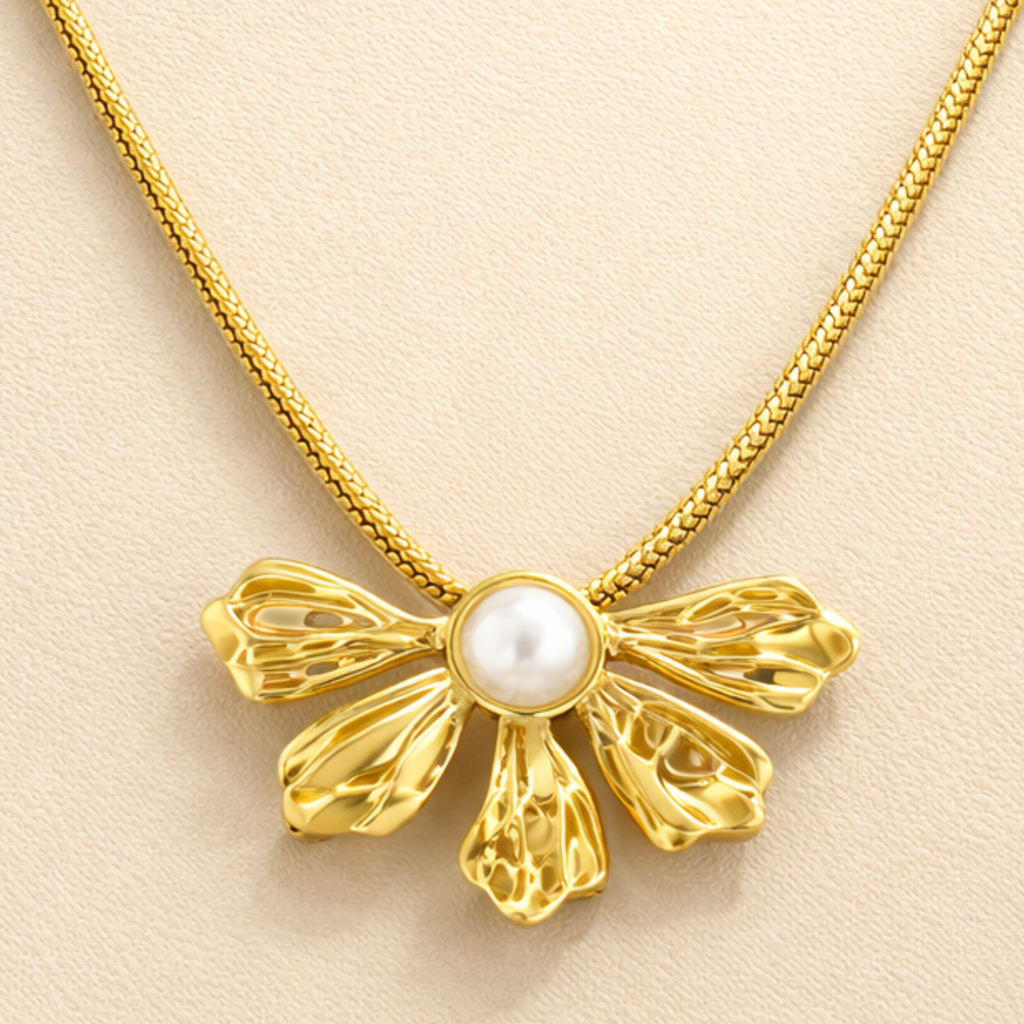 18K Gold Plated Flower Pendant Necklace
