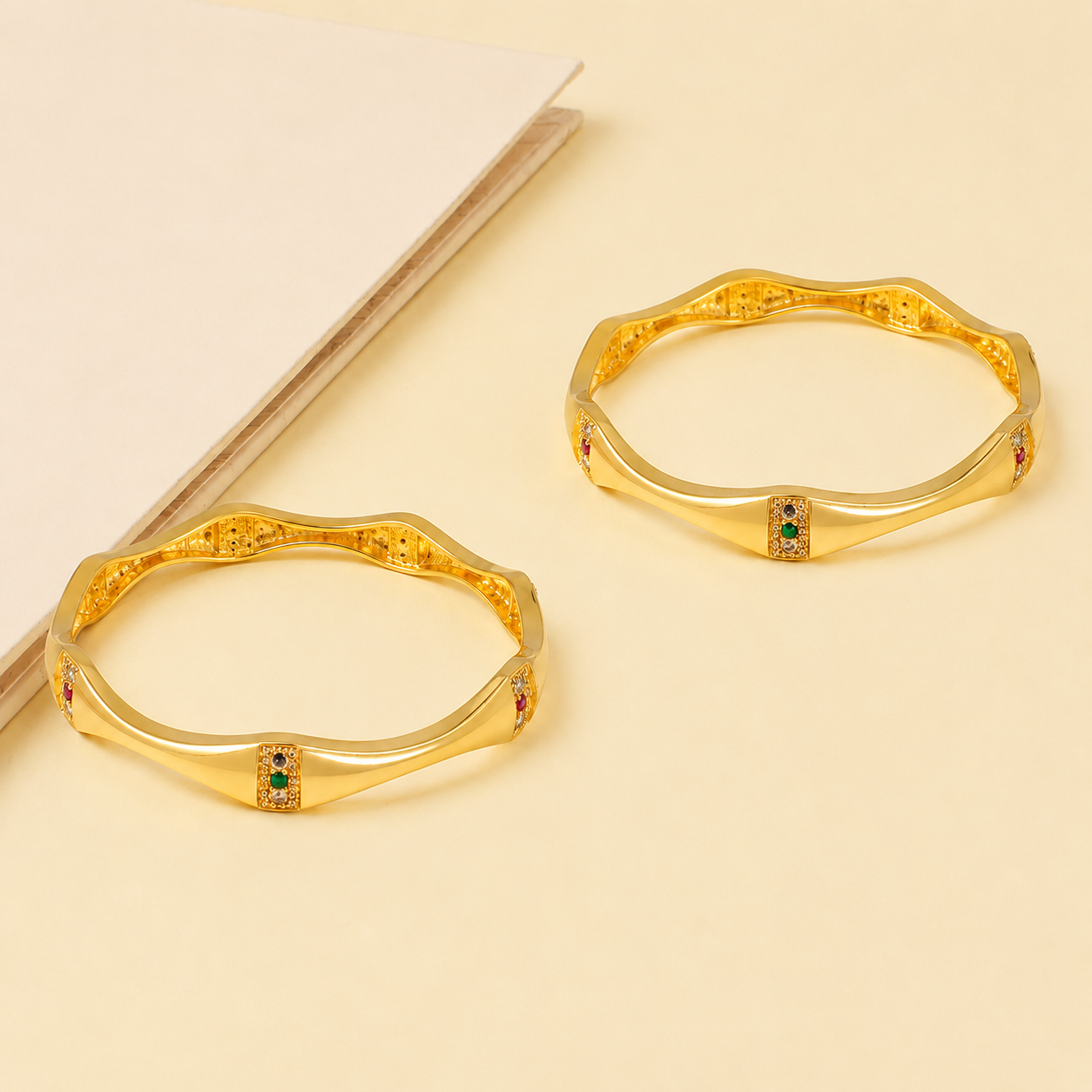 18k Maharani Grace Bangle ( Size2.4, 2.6 ,2.8 )