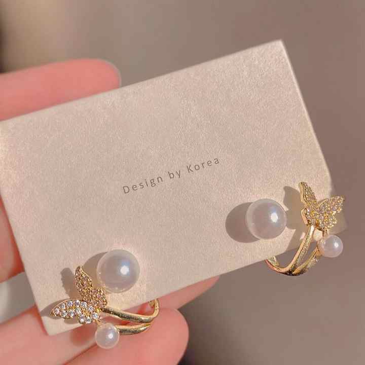 Butterfly Pearl Stud Earring