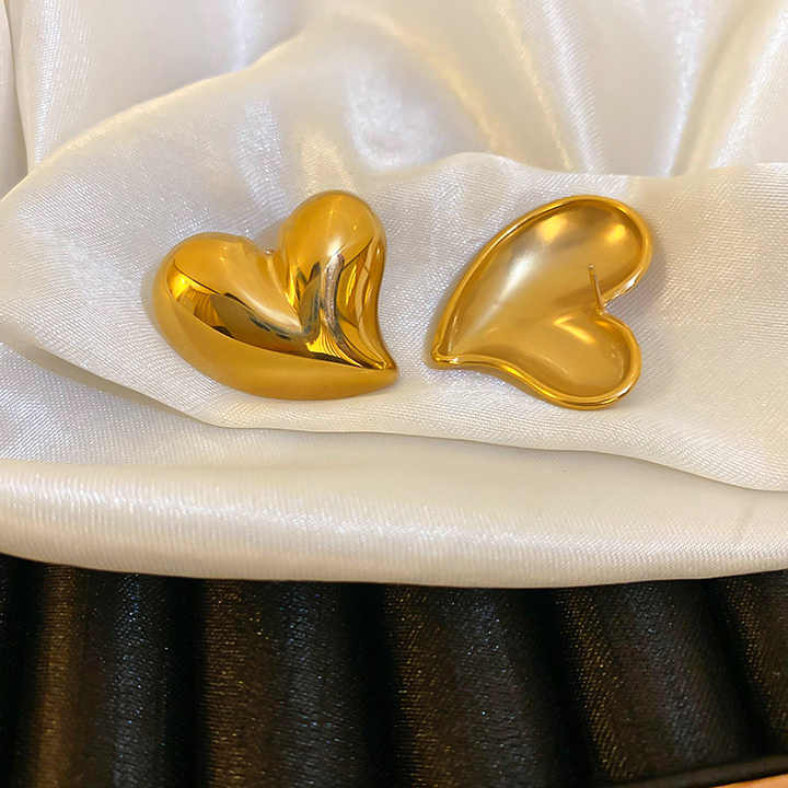 Melting Heart Golden Stud Earring