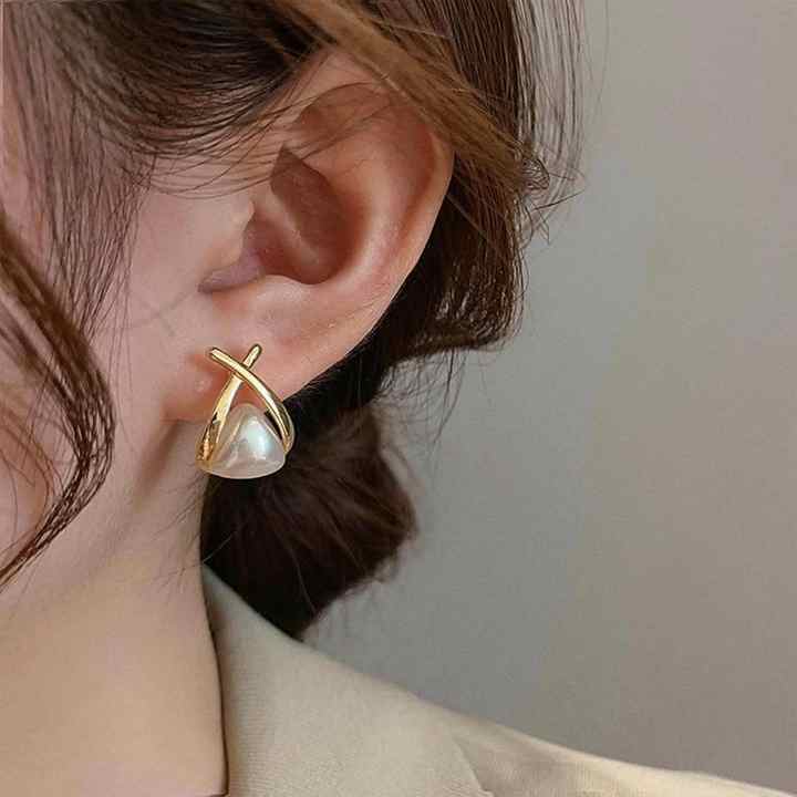 Pearl Radiance Golden Earring