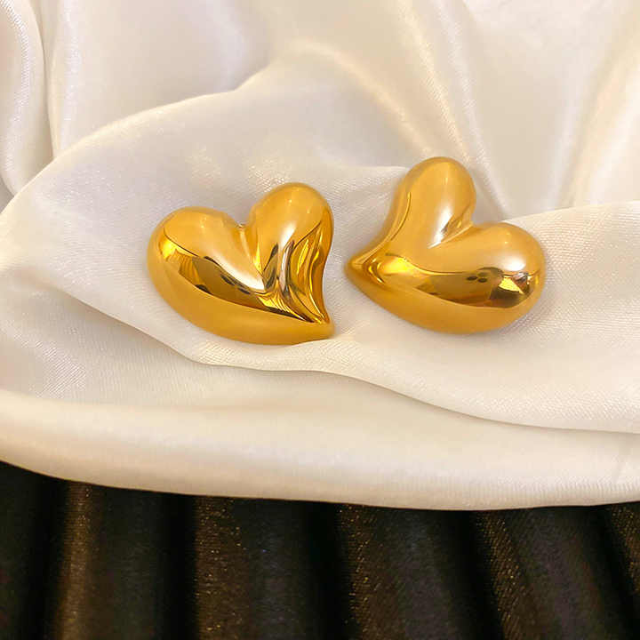 Melting Heart Golden Stud Earring