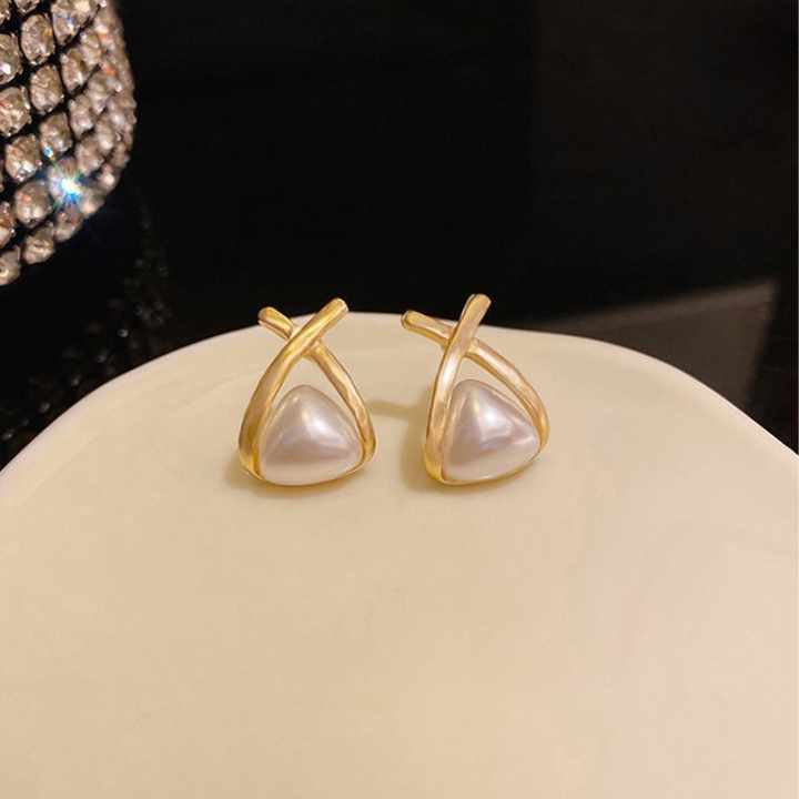 Pearl Radiance Golden Earring