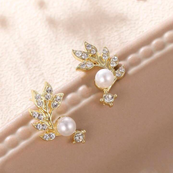 Silken Shimmer Silver Stud Earring