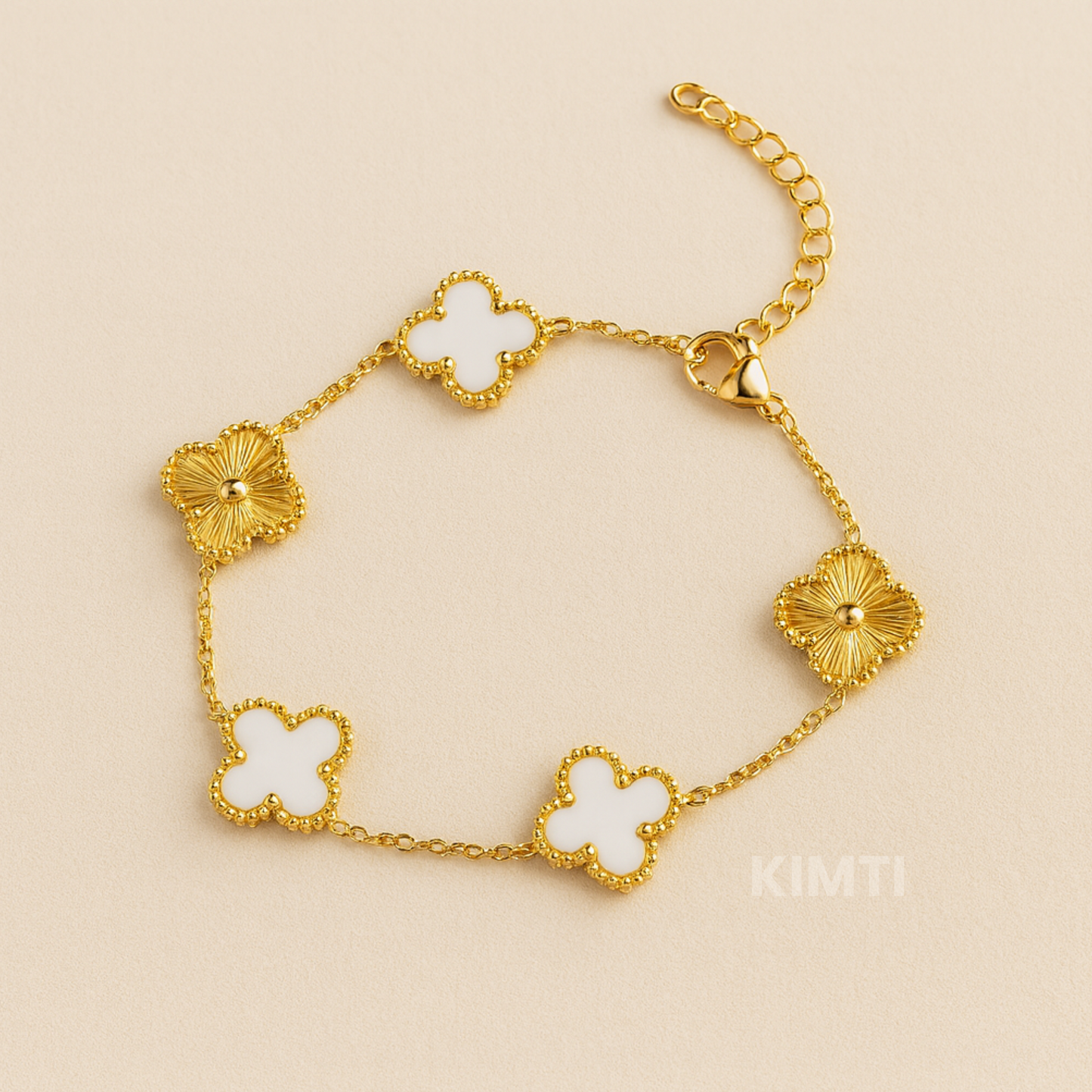 Aurora White Clover Anti Tarnish Bracelet