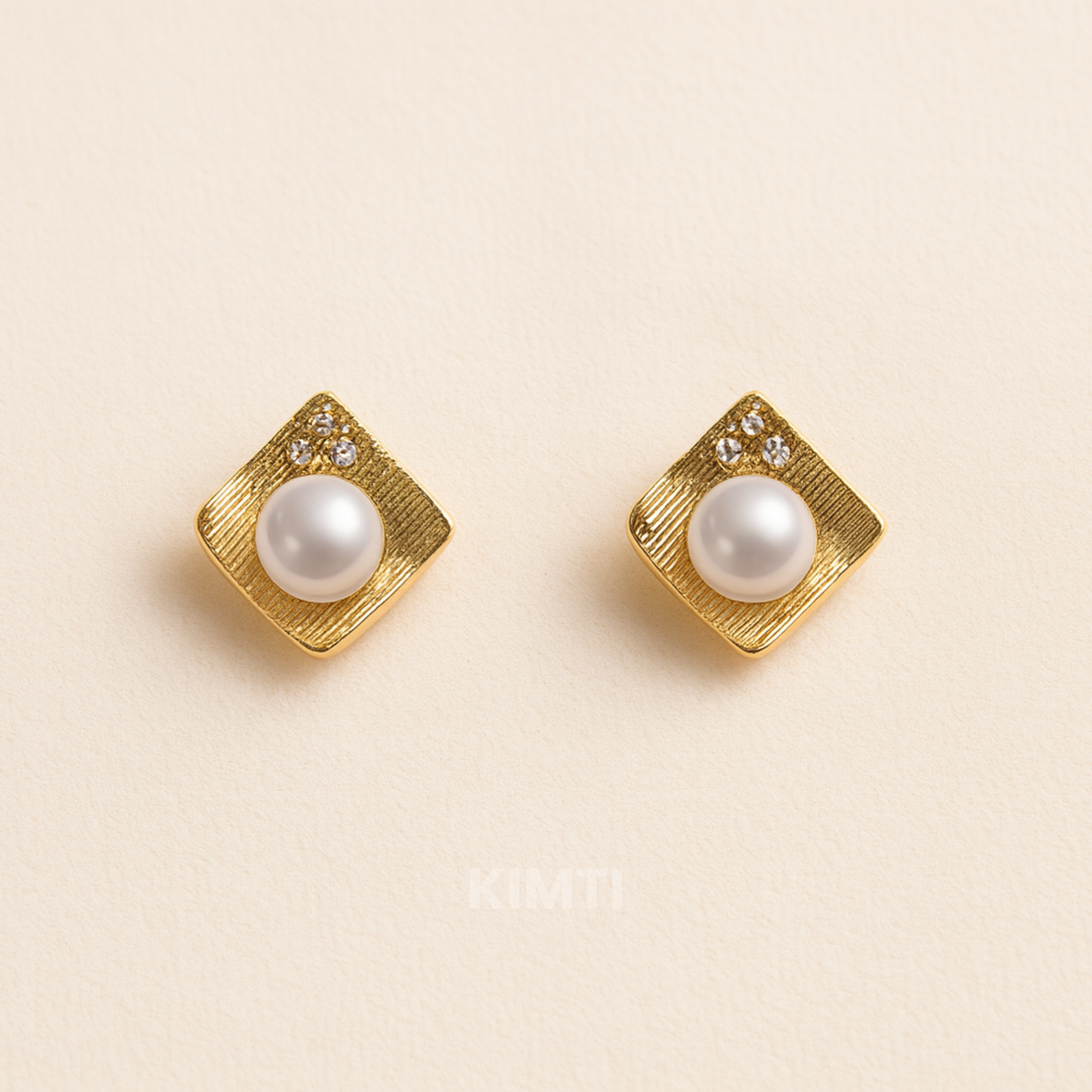 Chic Bow Dazzle Stud Earring