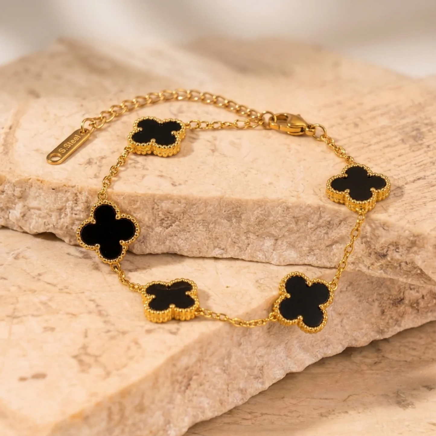 Anti Tarnish Black Clover Flower Bracelet