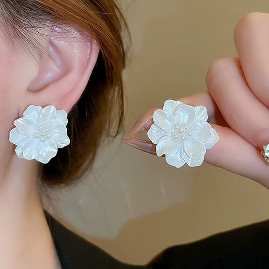 Immortal Flower Pearl French Elegant Earring