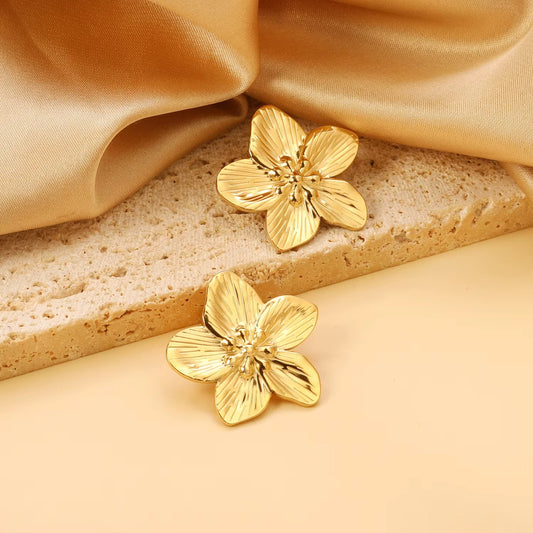 Stainless Steel Waterproof Flower Classic Vintage Earring