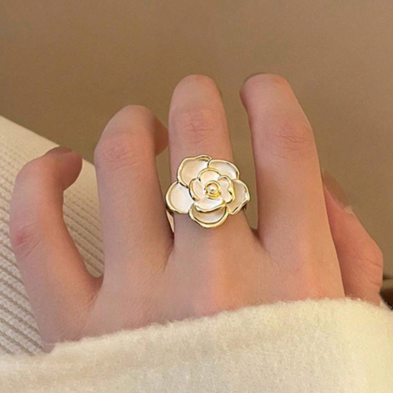 White Rose Ring