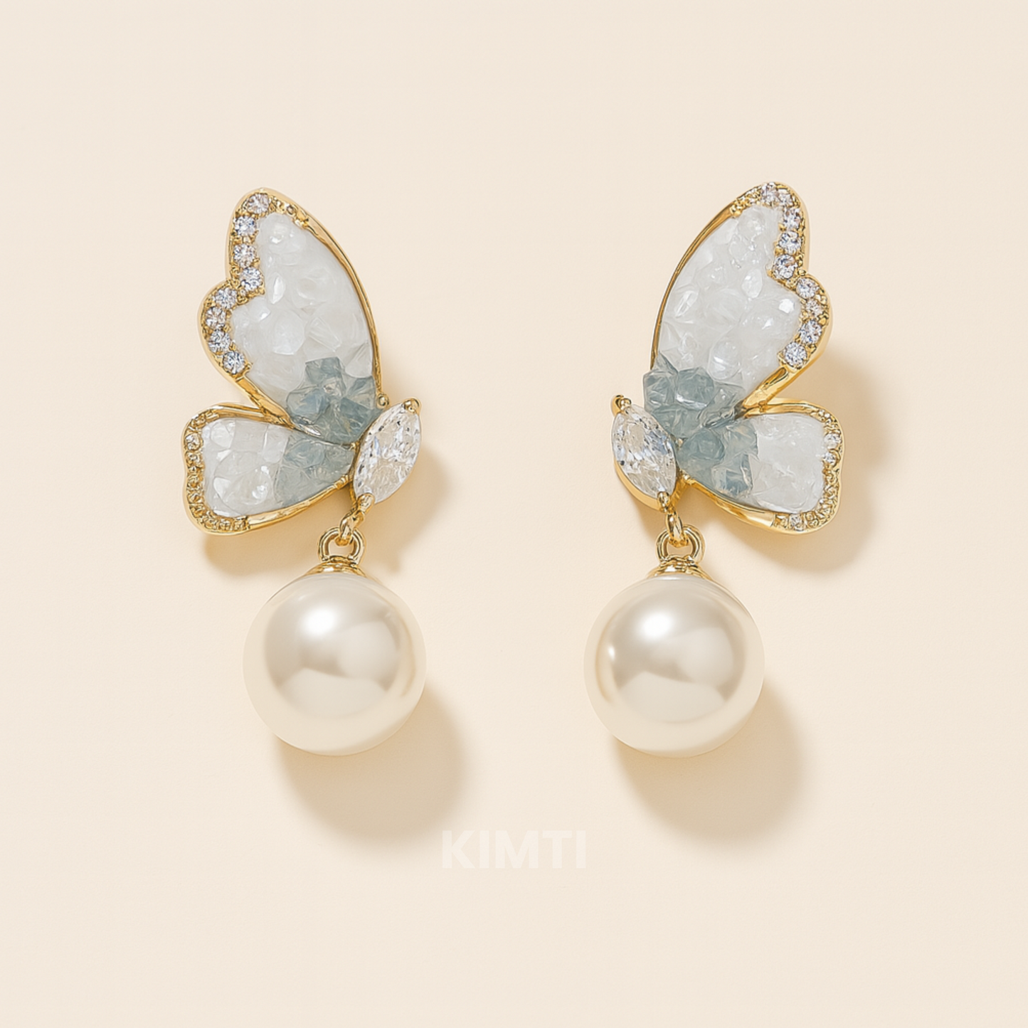 Whispering Wings Pearl Earring