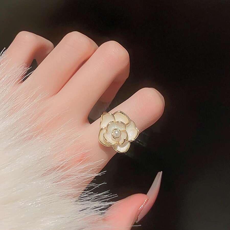 White Rose Ring