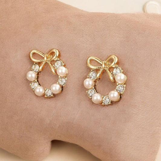 Business Chic White Pearls Stud Earrings