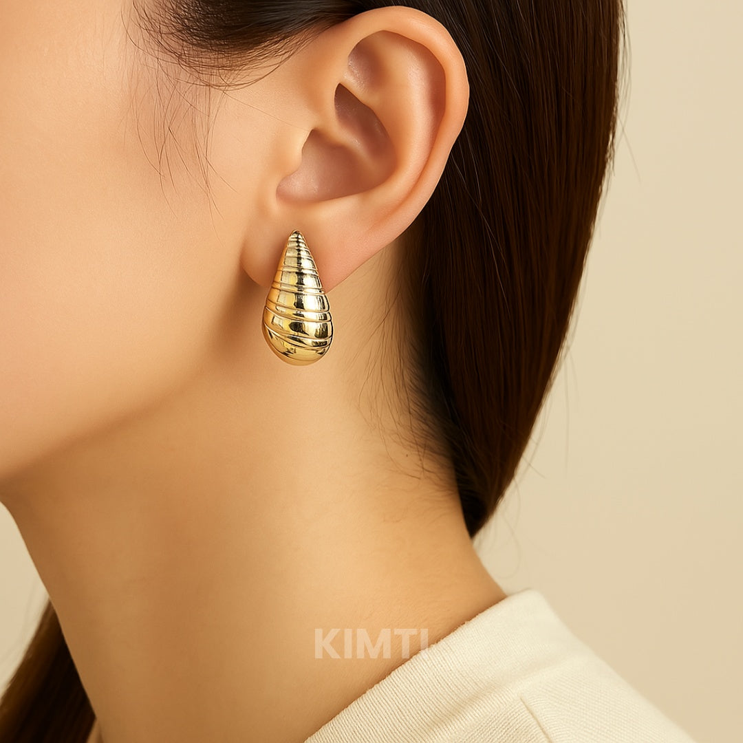 Majestic Mirage Golden Stud Earring