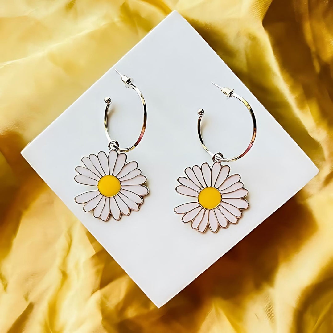 Daisy Flower White Earring