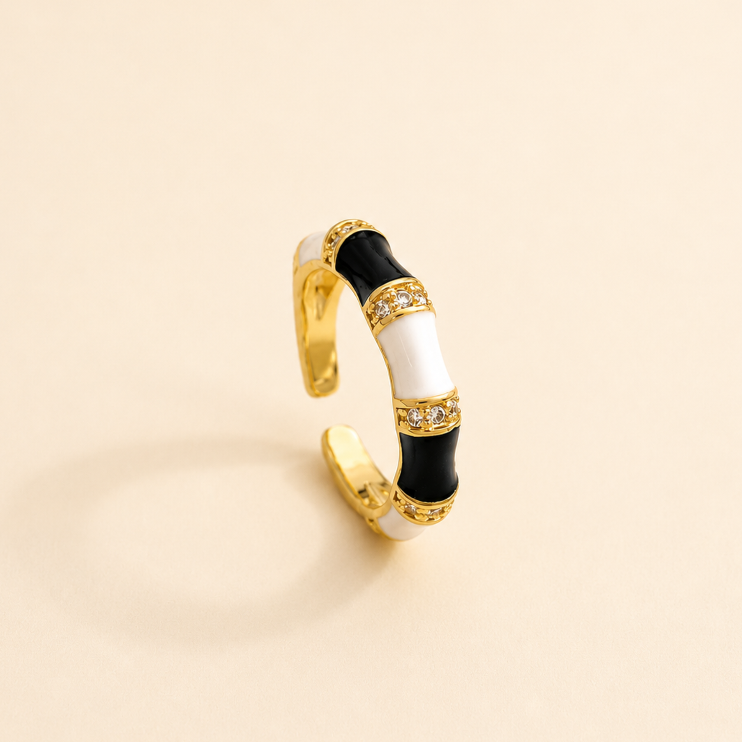 Monochrome Wave Adjustable Ring