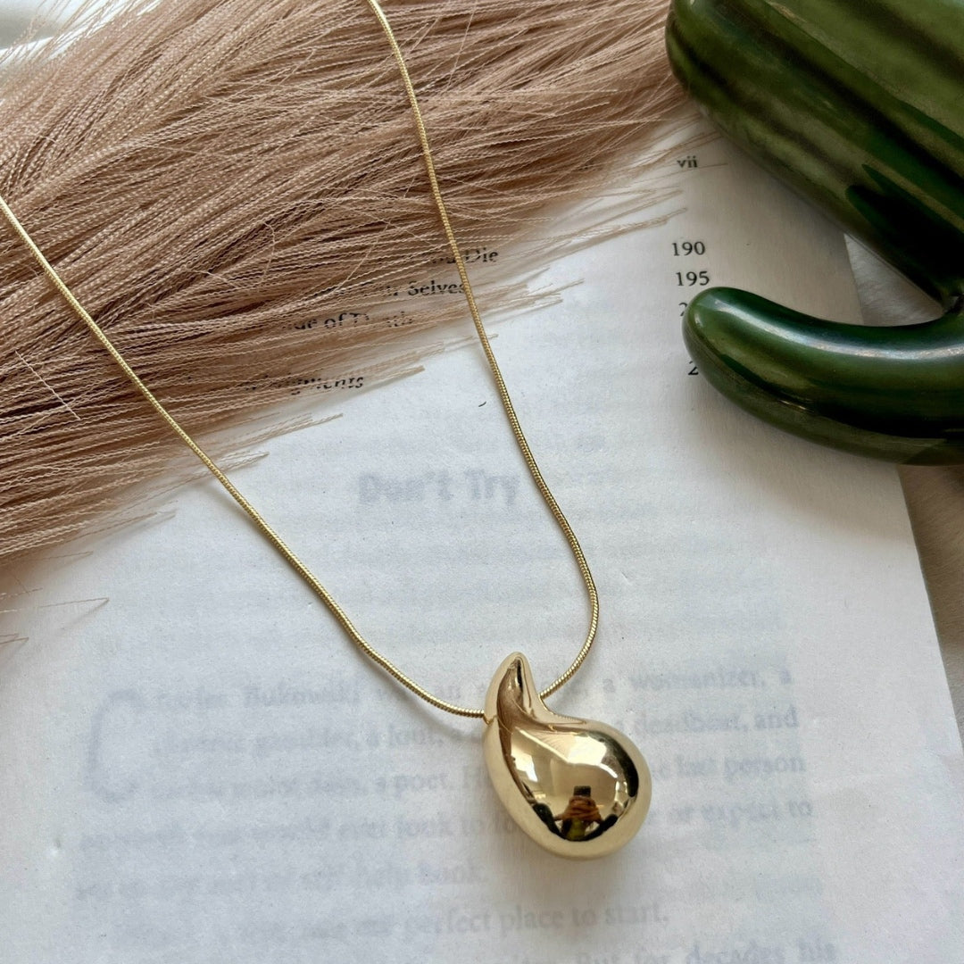 Golden Teardrop Necklace