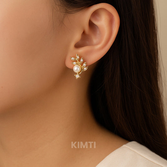 Silken Shimmer Silver Stud Earring