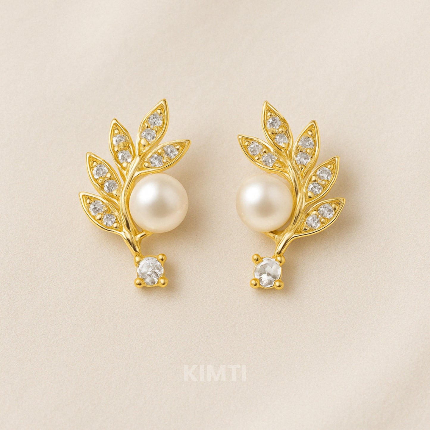 Silken Shimmer Silver Stud Earring