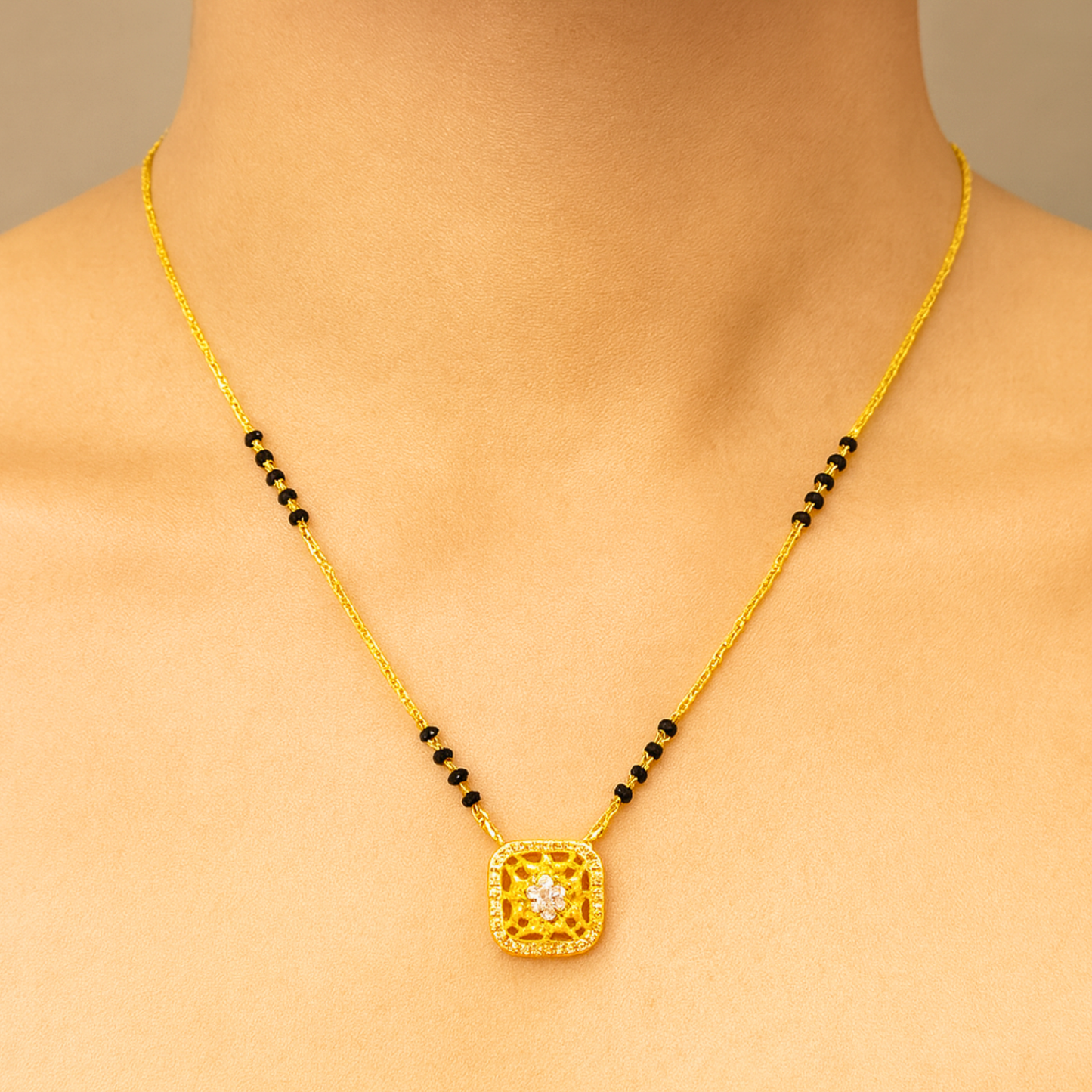 Square Saisha Pearline Mangalsutra