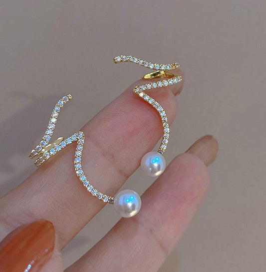 Whispering Winds Silver Earring