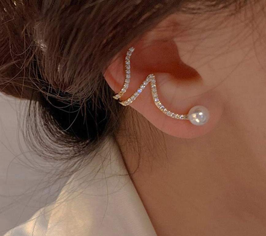 Whispering Winds Silver Earring