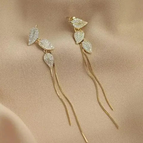 Chic Corporate Manager Earring