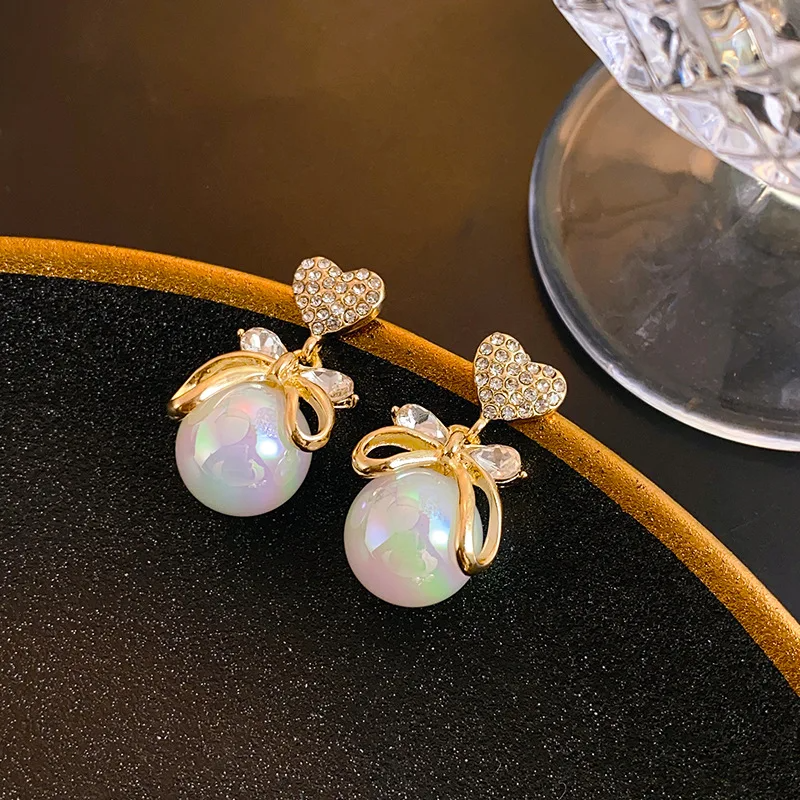 Eternal Euphoria White Pearl Earring