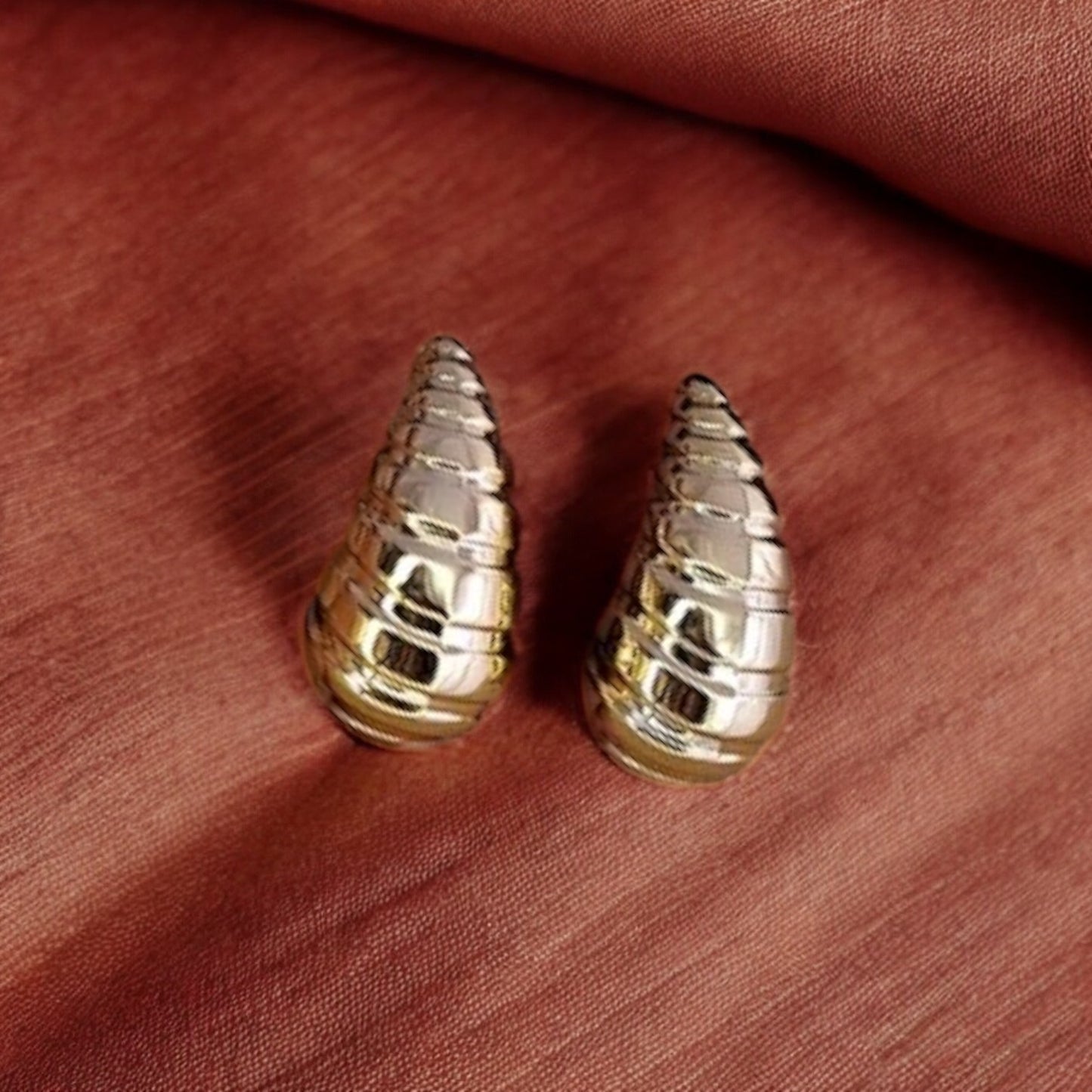 Majestic Mirage Golden Stud Earring