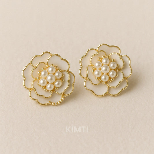 White Petal Perfection Stud Earring