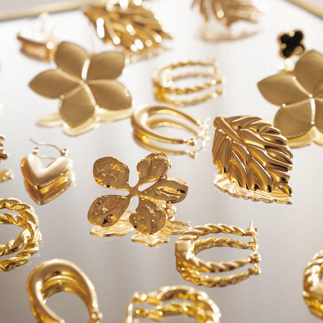 Amorelle 18 K Gold Plated Open Heart Hoops