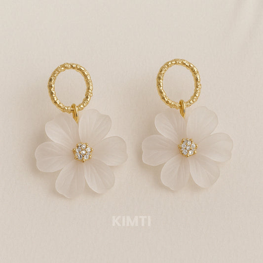 Snow White Flower Dangler Earring