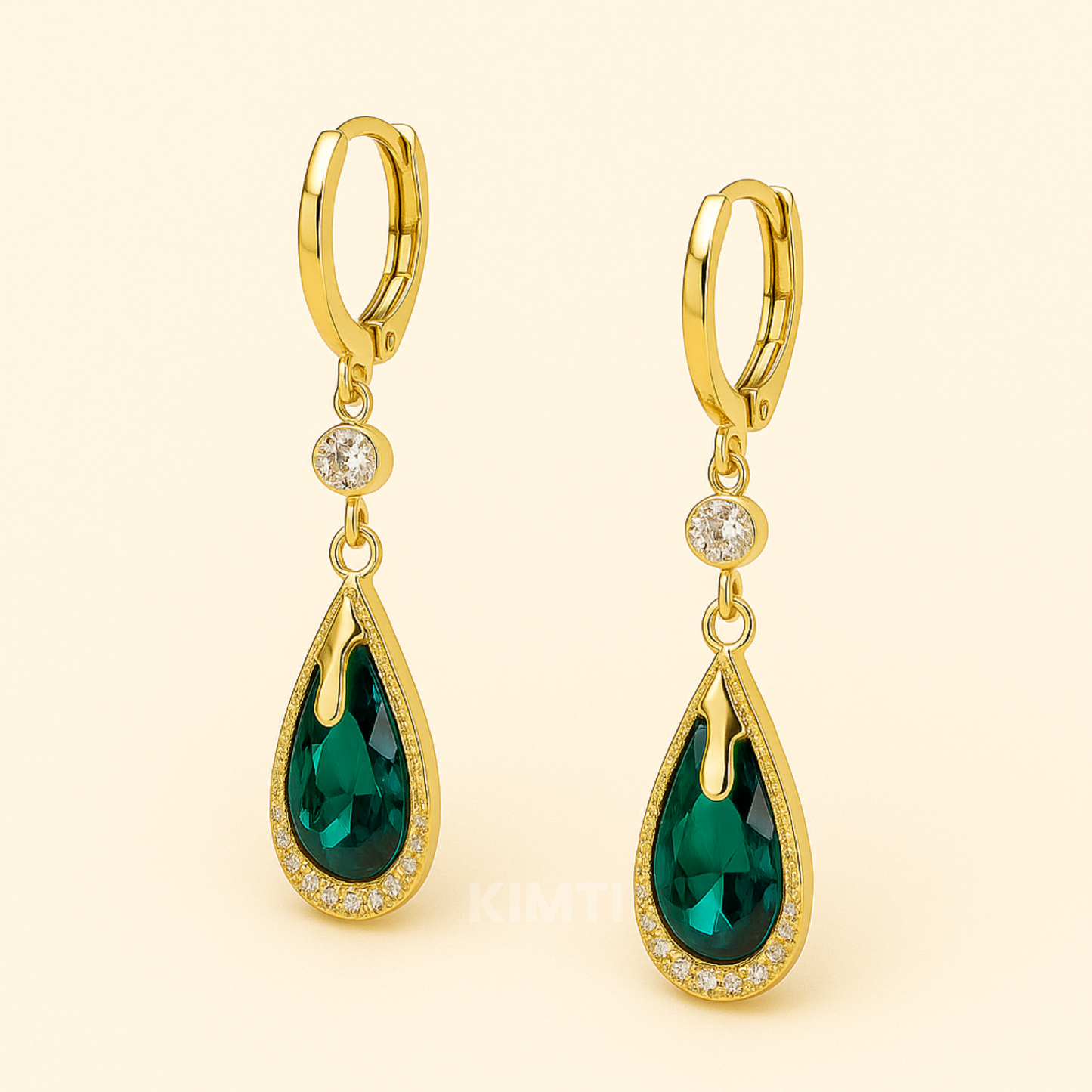 Golden Teardrop Glimmer Earring