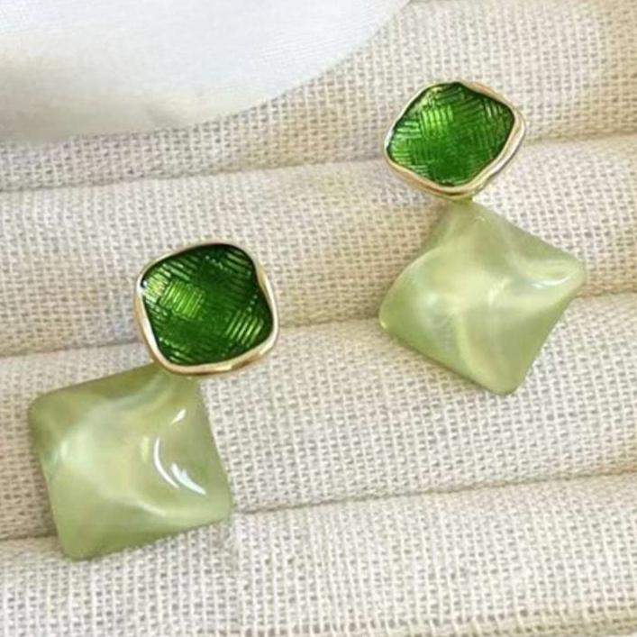 Green Diamond Earring