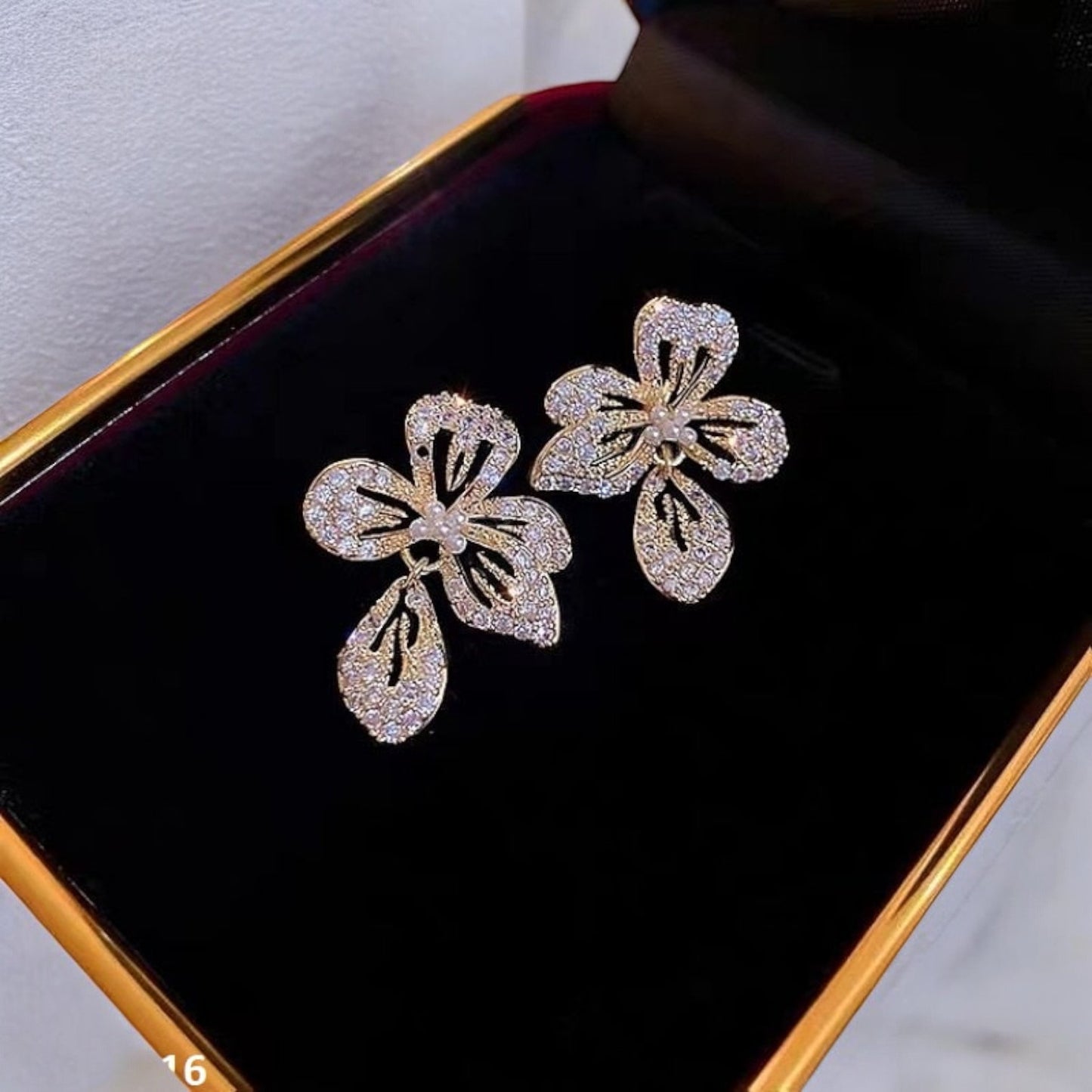 Elegant Silver Earring