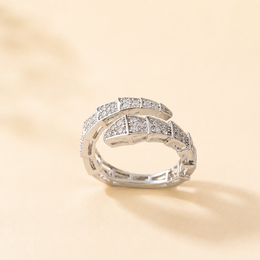 Luxury-inspired Sparkling Rhinestoner Snake Ring