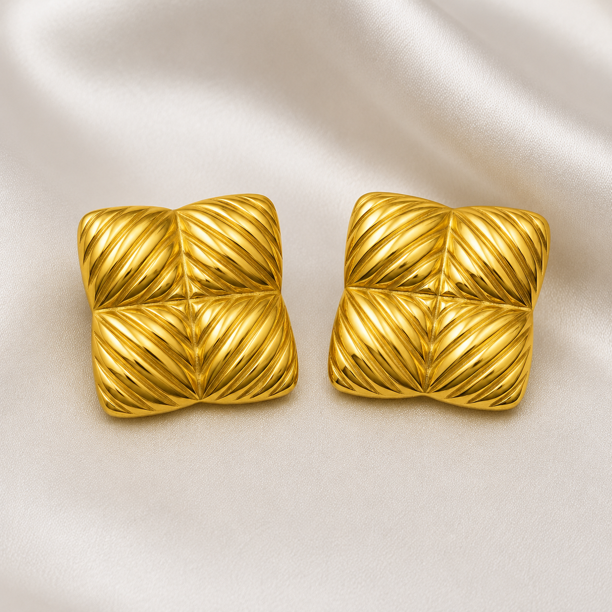 18k gold plated Luxe Pillow earring