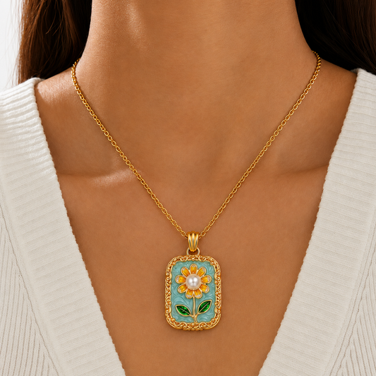18K Gold Plated Blooming Daisy Pendant Necklace