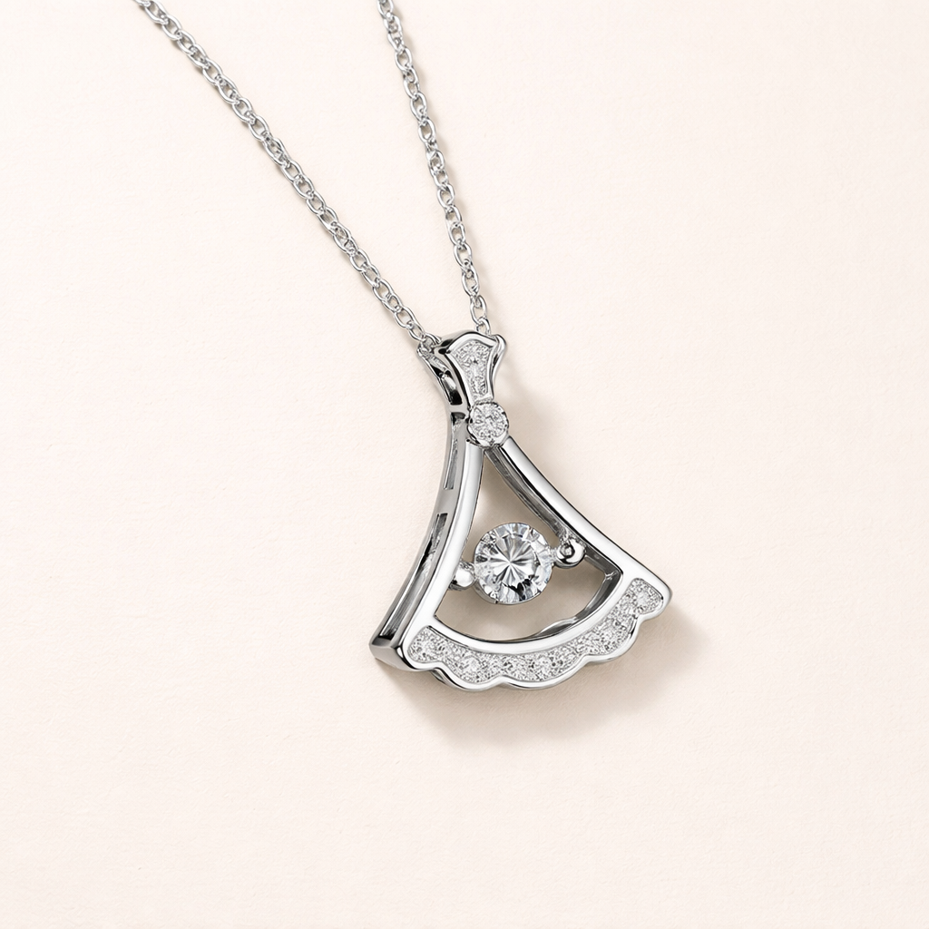 18k Silver  Grown Diamond Necklce