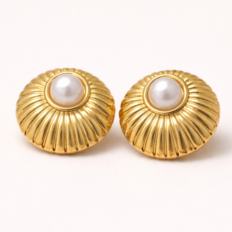 18K Gold Plated Vintage Shell Pearl Earrings