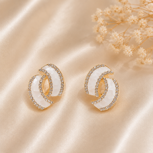 Small Fragrant Style Geometric Diamond Earring