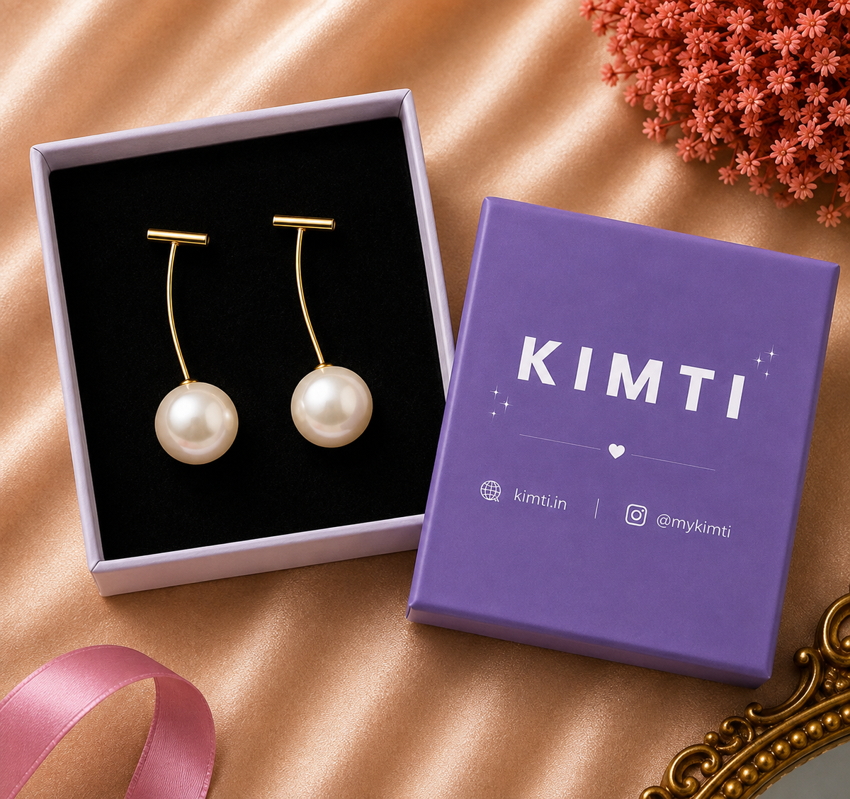 Luna Curve Pearl Earrings