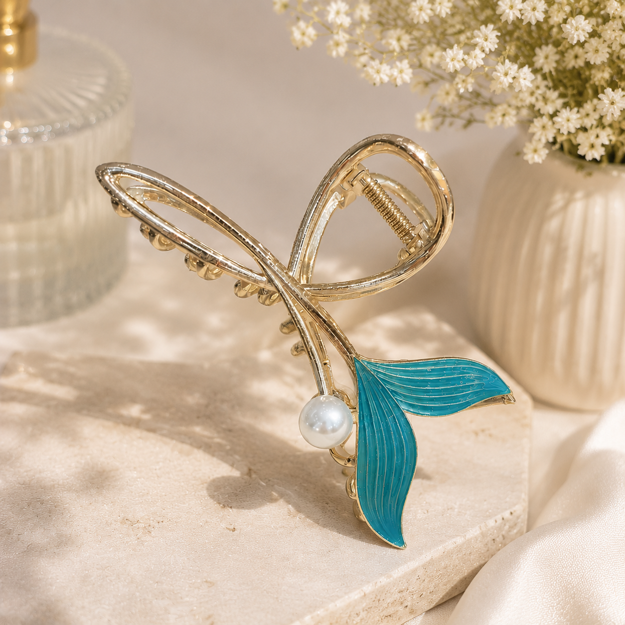 Pearl Leaf Hair Claw Clip