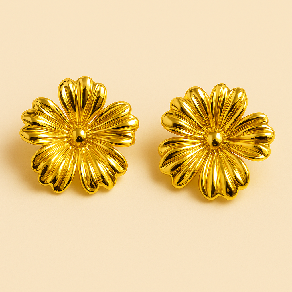 18k gold plated Luxe Petal Glow Stud earring