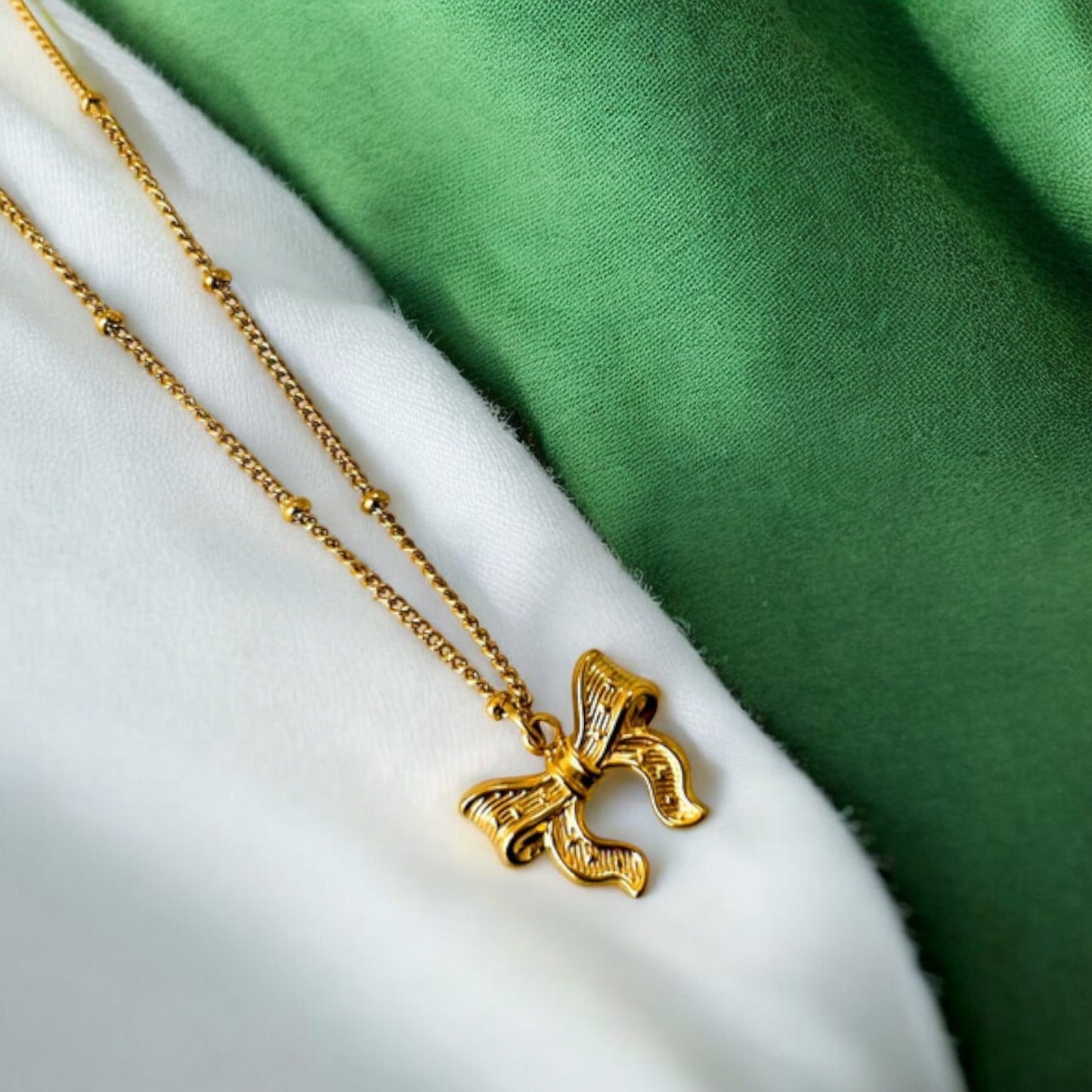 Anti Tarnish Gold Bow pendant necklace