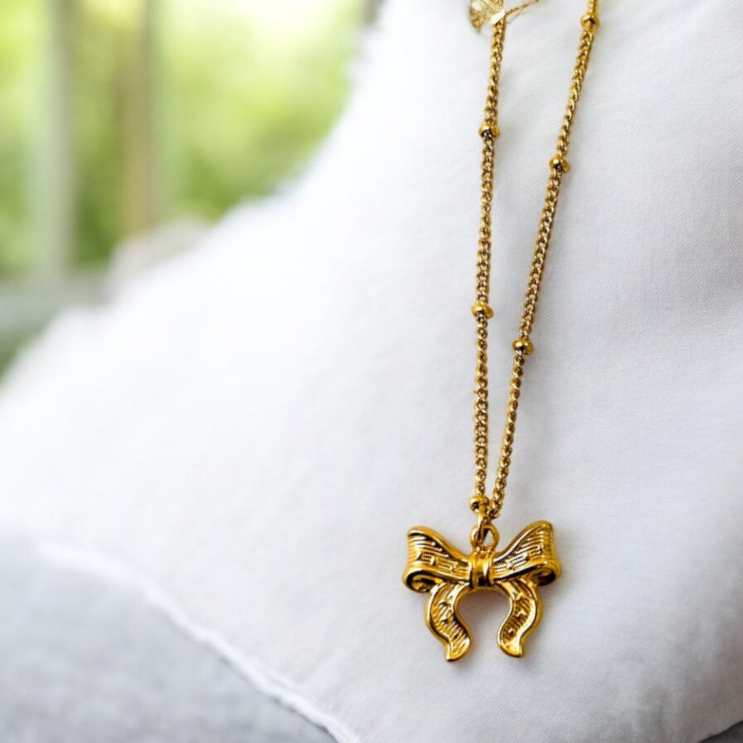 Anti Tarnish Gold Bow pendant necklace